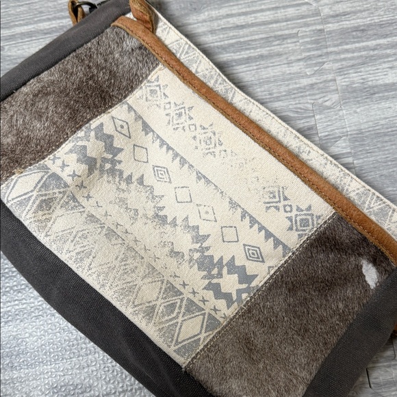 Myra Hair On Gray and Cream Canvas Shoulder Bag - Picture 3 of 8